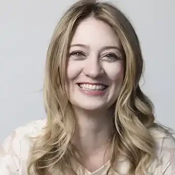 Heidi Schreck headshot