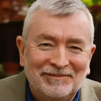 Mead K Hunter headshot