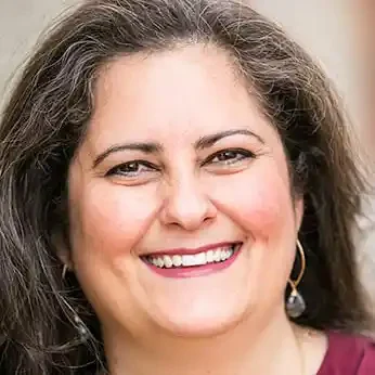 Nakissa Etemad headshot