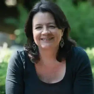 Alison Carey headshot