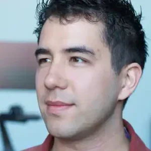 Christopher Chen headshot