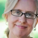 Lisa Peterson headshot