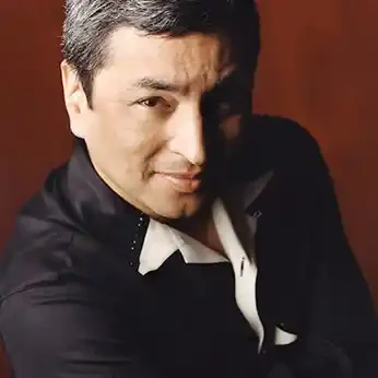 Octavio Solis headshot